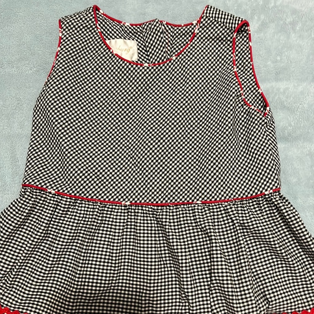 Dress for kids 6y never wear look new